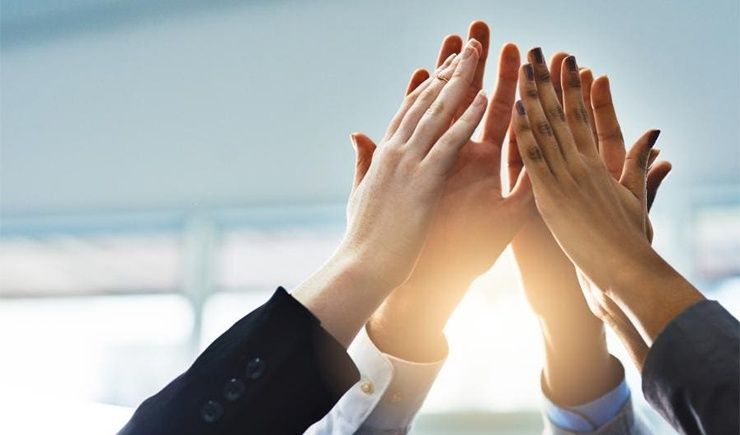 Yenilikçi Həllərlə 
İstehsala Töhfə Veririk